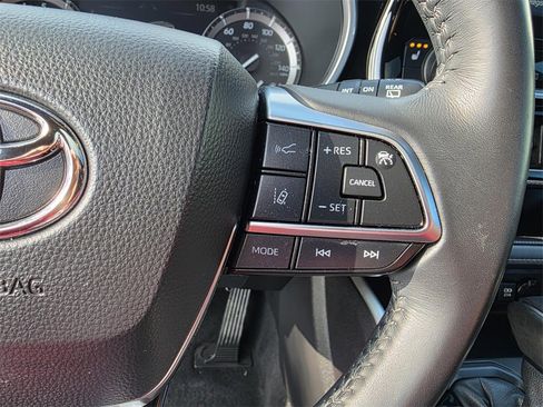 Used 2021 Toyota Highlander XSE image 18