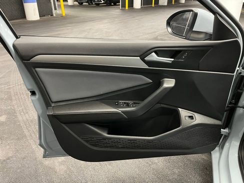 New 2025 Volkswagen Jetta SE image 17