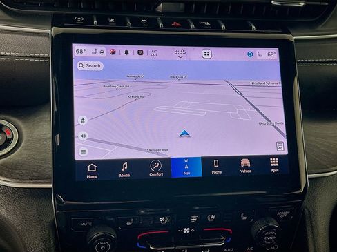 Certified 2025 Jeep Grand Cherokee L Overland w/ Rear Seat Video Group I AWD/4WD image 22