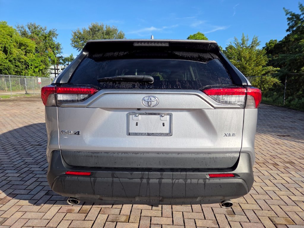 Certified 2021 Toyota RAV4 XLE FWD image 10