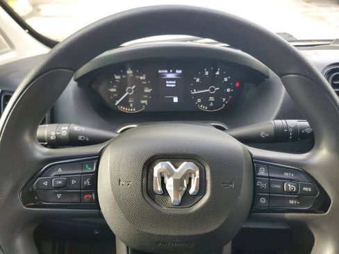 Used 2025 RAM ProMaster 2500 w/ Convenience Group FWD image 18