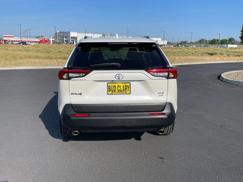 Certified 2021 Toyota RAV4 XLE Premium AWD/4WD image 4