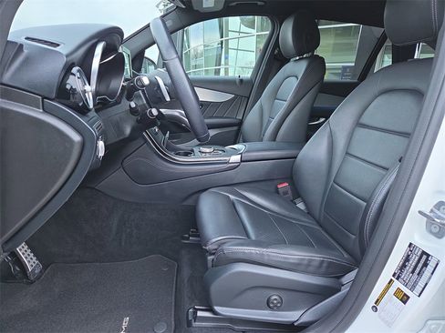 Used 2019 Mercedes-Benz GLC 300 image 10