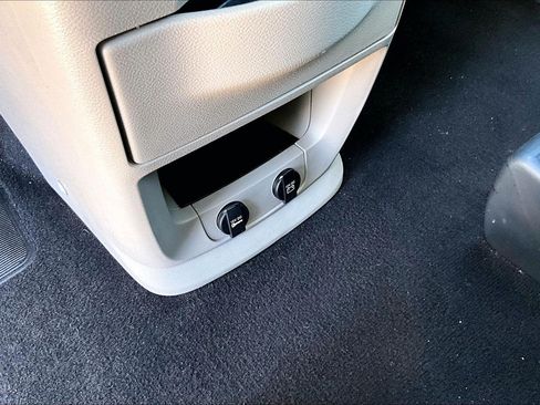 Used 2019 Dodge Grand Caravan SE w/ UConnect Hands-Free Group FWD image 24