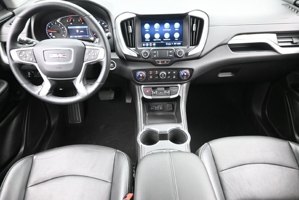 Used 2024 GMC Terrain SLT AWD/4WD image 16