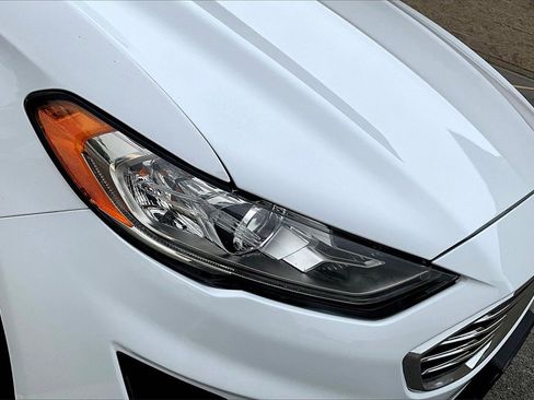 Certified 2019 Ford Fusion SE image 27