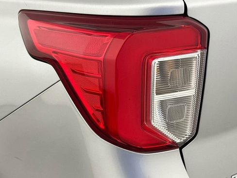 Used 2024 Ford Explorer XLT w/ Equipment Group 202A image 26