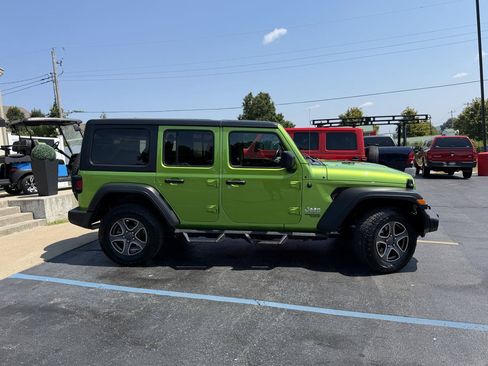 Used 2019 Jeep Wrangler Unlimited Sport S AWD/4WD image 2