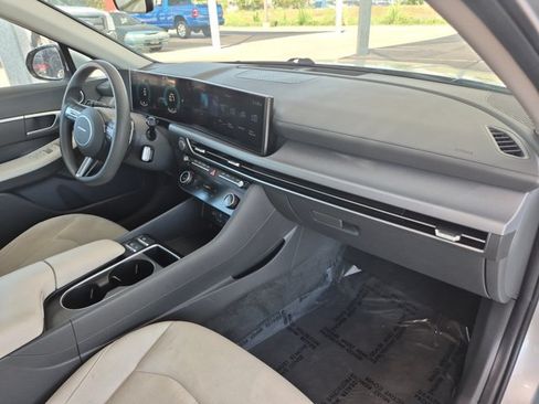 Used 2025 Hyundai Sonata SEL FWD image 21