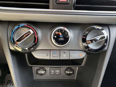 Used 2018 Hyundai Kona SE AWD/4WD image 22