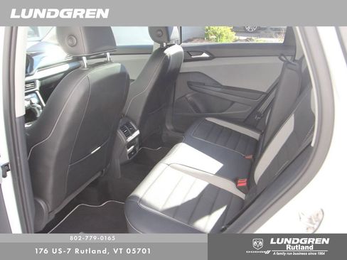 Used 2023 Volkswagen Taos SEL AWD/4WD image 24