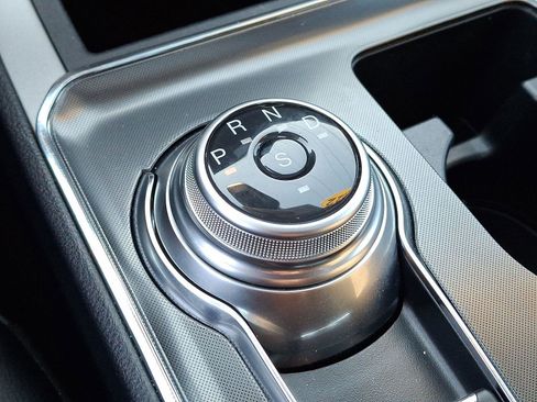 Used 2022 Ford Edge ST-Line w/ Class II Trailer Tow Package image 15