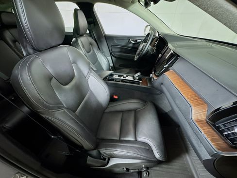 Used 2023 Volvo XC60 B5 Ultimate w/ Climate Package image 28