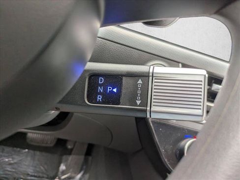 Used 2025 Hyundai Sonata SEL FWD image 12