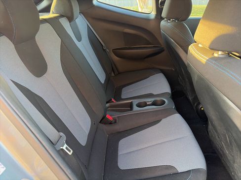 Used 2019 Hyundai Veloster 2.0 image 18