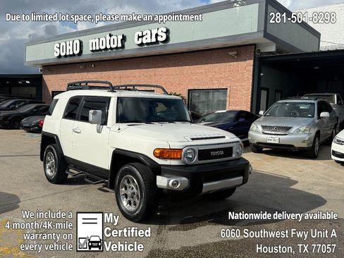 Used 2014 Toyota FJ Cruiser 4WD image 1