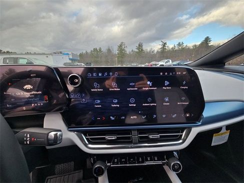 New 2026 Chevrolet Equinox EV LT w/ LPO, All-Weather Mat Package image 11