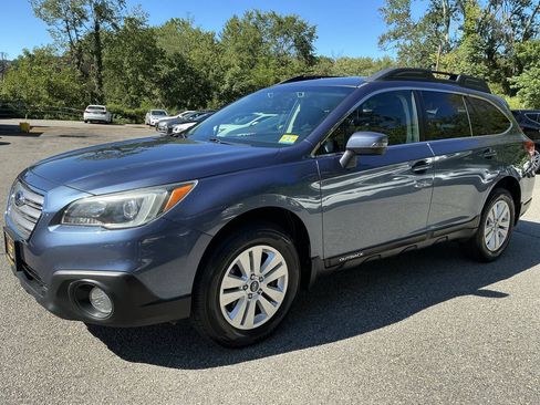 Used 2017 Subaru Outback 2.5i Premium AWD/4WD image 2