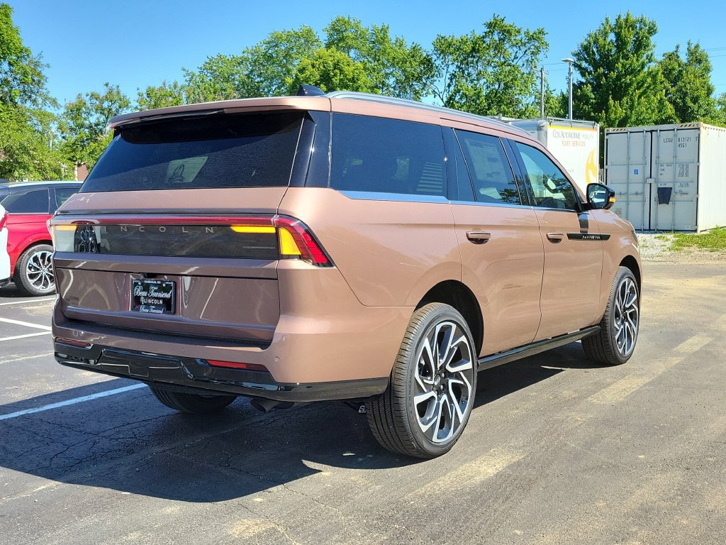 New 2026 Lincoln Navigator Black Label AWD/4WD image 4