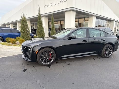 Used 2025 Cadillac CT5 Sport image 3