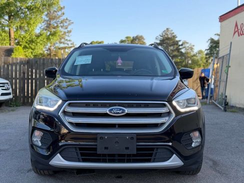 Used 2017 Ford Escape SE w/ Equipment Group 201A AWD/4WD image 2
