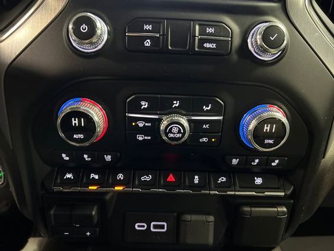 Used 2019 GMC Sierra 1500 SLT image 18