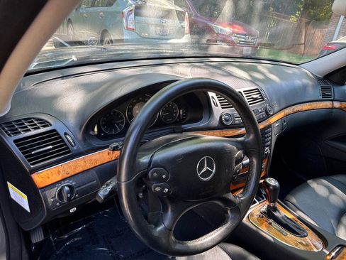 Used 2008 Mercedes-Benz E 350 4MATIC Wagon image 16