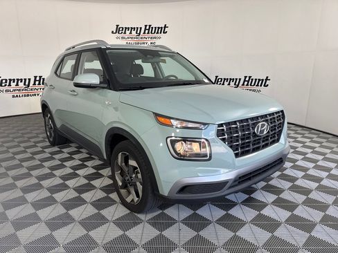 Used 2025 Hyundai Venue SEL FWD image 5