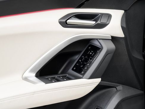 New 2025 Audi Q5 Premium image 8