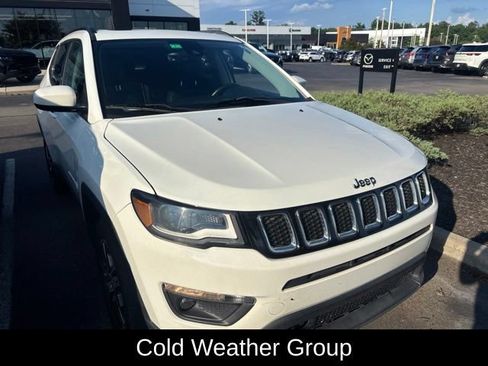 Used 2017 Jeep Compass Latitude w/ Popular Equipment Group AWD/4WD image 2