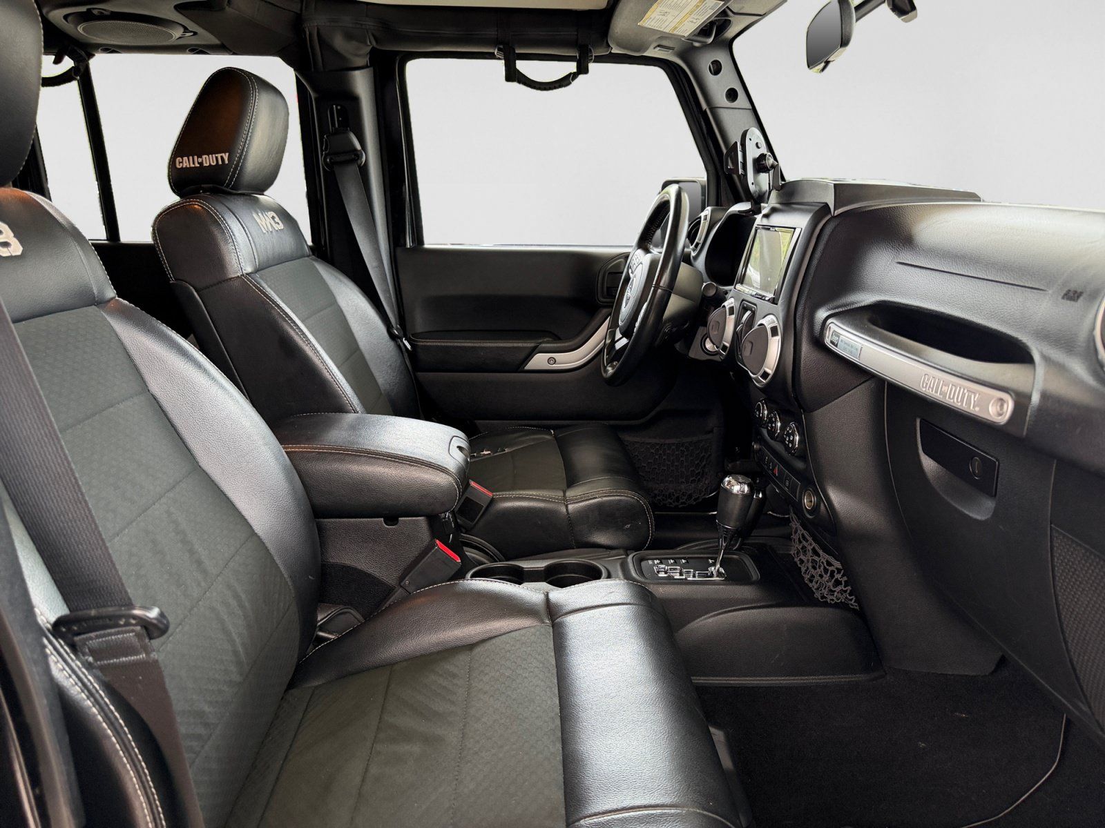 Used 2012 Jeep Wrangler Unlimited Rubicon AWD/4WD image 16