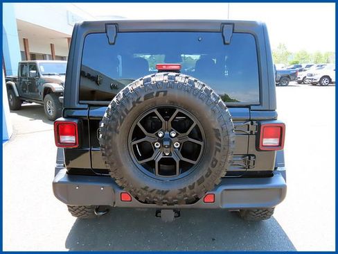 Certified 2025 Jeep Wrangler Sport AWD/4WD image 6