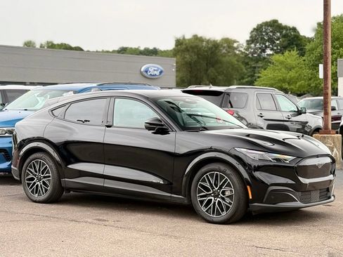 Used 2025 Ford Mustang Mach-E Premium AWD/4WD image 32