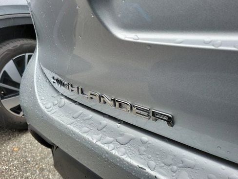 Used 2025 Toyota Highlander XLE image 7