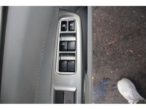 Used 2010 Subaru Forester 2.5X image 10