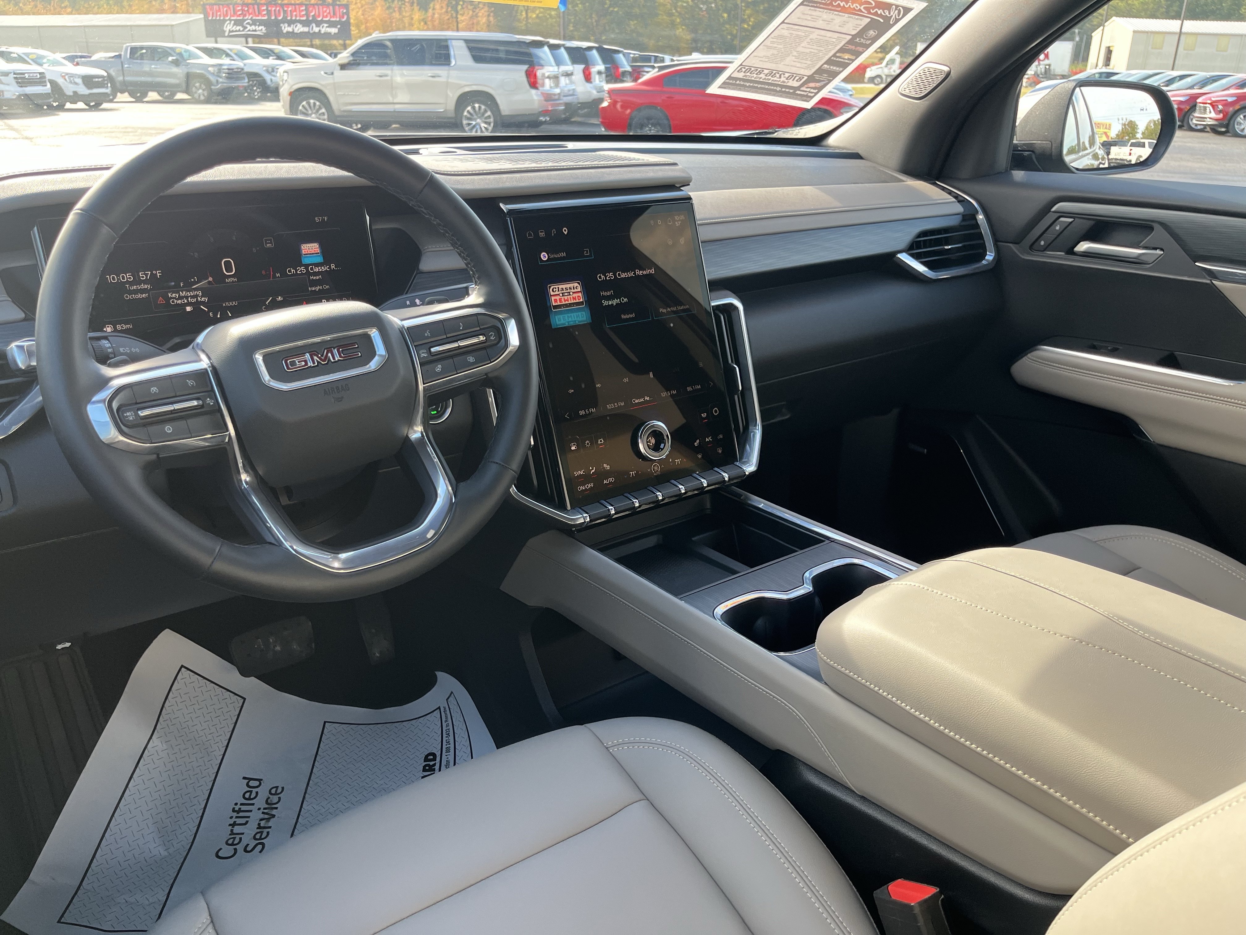 Used 2026 GMC Acadia Elevation w/ Elevation Premium Package FWD image 2