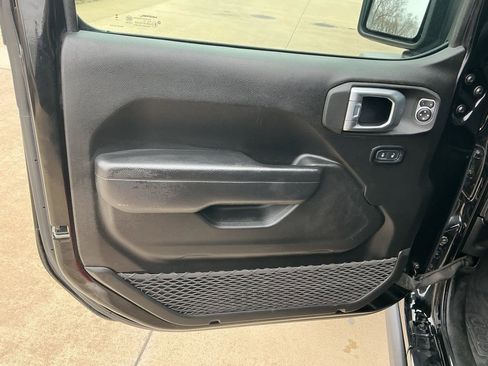 Used 2023 Jeep Wrangler Unlimited Sport image 7