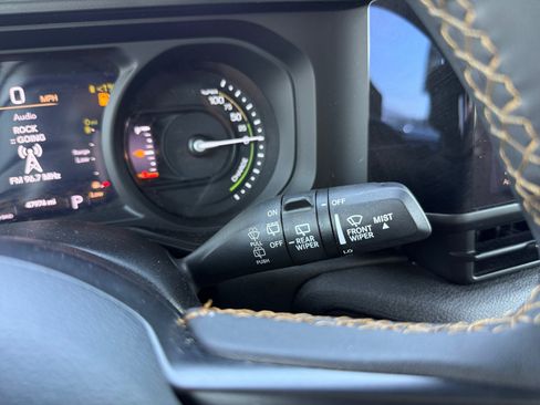 Used 2024 Jeep Wrangler Unlimited AWD/4WD image 20