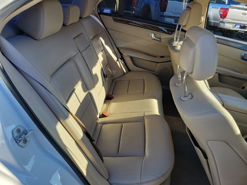 Used 2014 Mercedes-Benz E 350 Sedan image 24