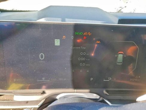 Used 2025 Kia Carnival SX Prestige image 8