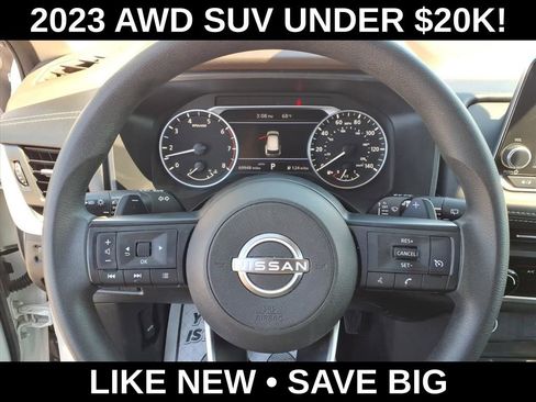 Used 2023 Nissan Rogue S image 19