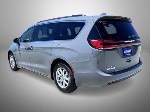 Used 2022 Chrysler Pacifica Touring-L FWD image 7