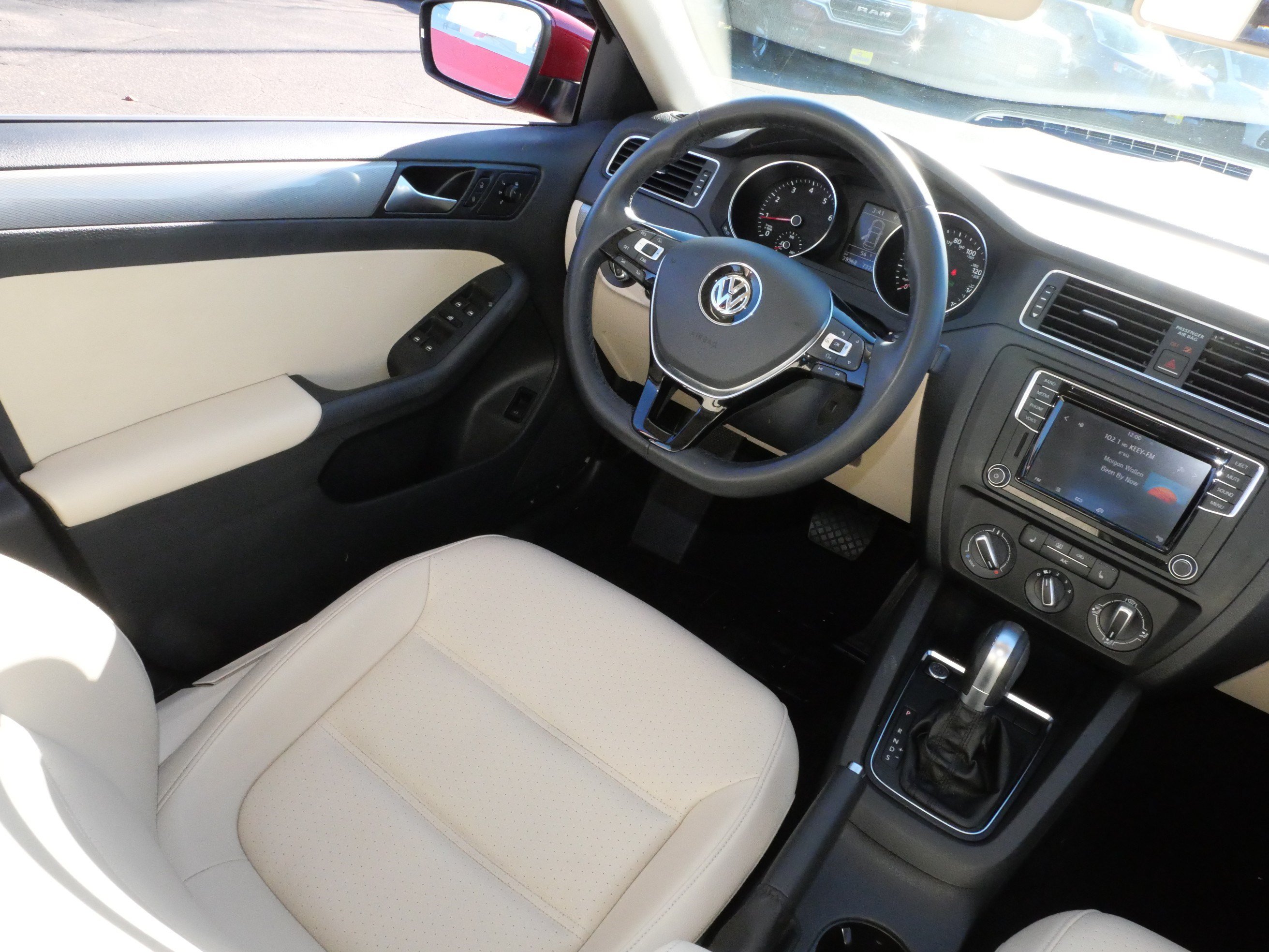Used 2017 Volkswagen Jetta SE FWD image 9