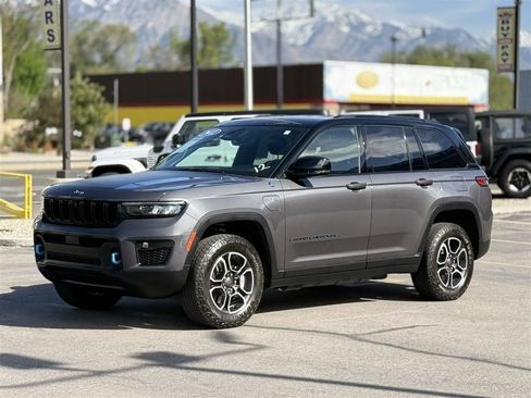 Used 2022 Jeep Grand Cherokee Trailhawk AWD/4WD image 3