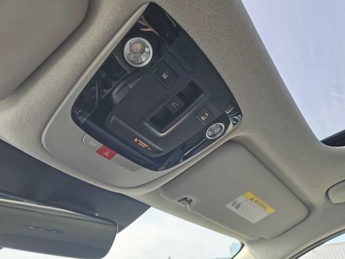 Used 2023 Kia Niro SX image 31