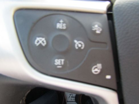 Used 2024 GMC Terrain SLT image 24