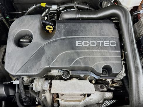 Used 2019 Chevrolet Equinox LT w/ Driver Convenience Package image 38