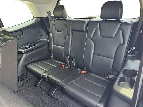 Certified 2025 Kia Telluride LX FWD image 34