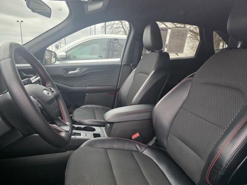 Used 2023 Ford Escape ST-Line w/ Tech Pack #1 image 9