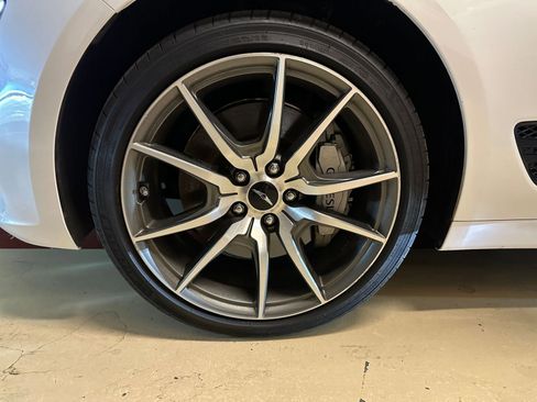 Used 2025 Genesis G70 2.5T image 31